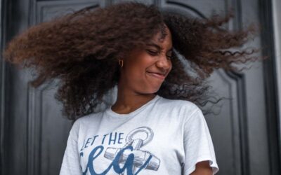 7 Tips to Detangle Your Natural Hair and Limit Breakage